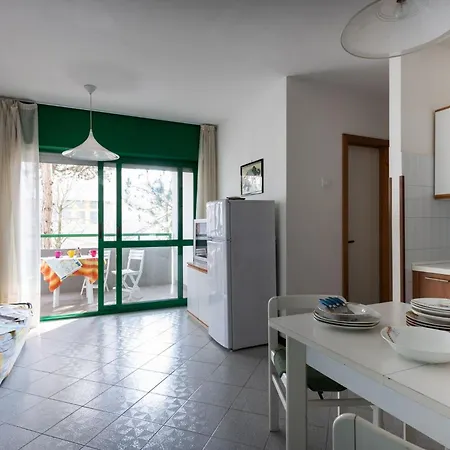 Warm And Bright In Near The Sea Apartment *