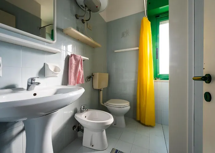 Warm And Bright In Near The Sea Μπιμπιόνε